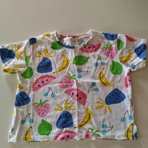 Zara short-sleeve colorful t-shirt like new for girls 6-7 years 122 cm