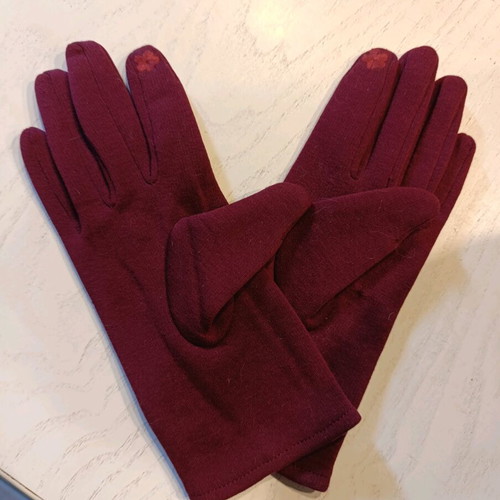 Scarf and gloves like new, red