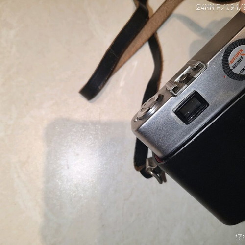 Electric-Sr camera like new collectible