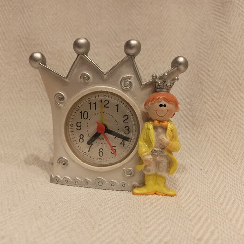 Little Prince table clock like new with alarm
