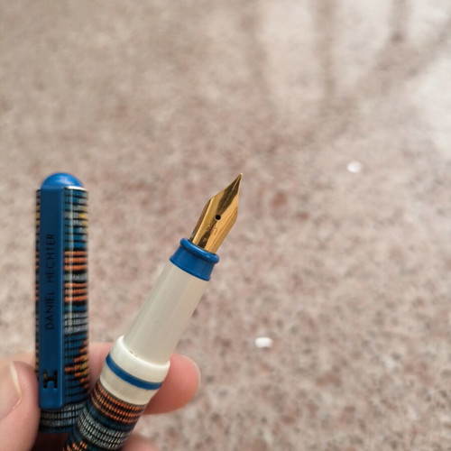 Daniel Hechter pen new