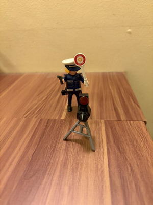 Playmobil Special 4902 Police Officer with Speed Radar 2005 vintage collectible
