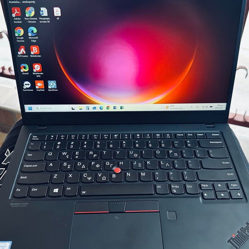 Lenovo ThinkPad X1 Carbon Gen 7 laptop like new, Intel Core i7, 8GB RAM, 512GB SSD