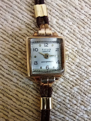 Titus Genève 14K gold vintage women's mechanical watch used
