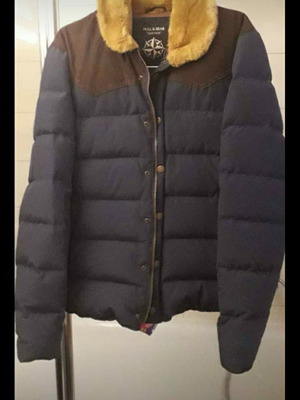 Μπουφάν Pull and Bear ελάχιστα φορεμένο, ζεστό, επώνυμο, μέγεθος S