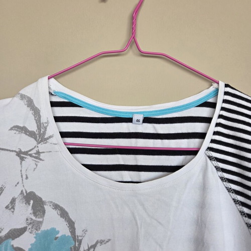 Women's blouse like new, size XXXL, white and blue
