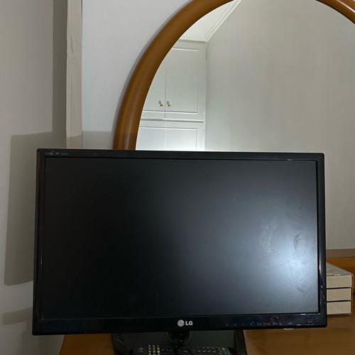 LG television like new