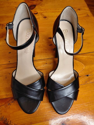 Bozikis high-heeled sandals size 41 new, black