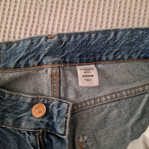 H&M women's jeans used, high waist with rips