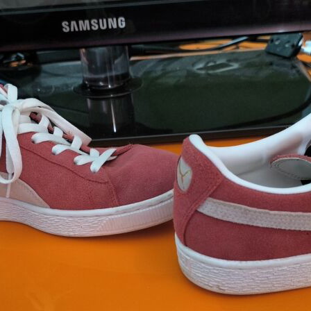 Puma Suede sneakers red size 43 like new