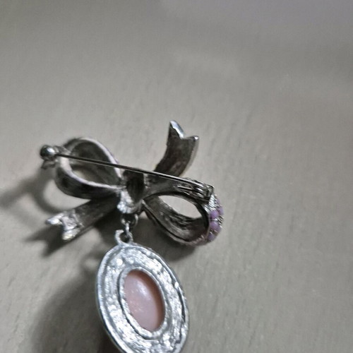 Vintage brooch like new, pink and silver
