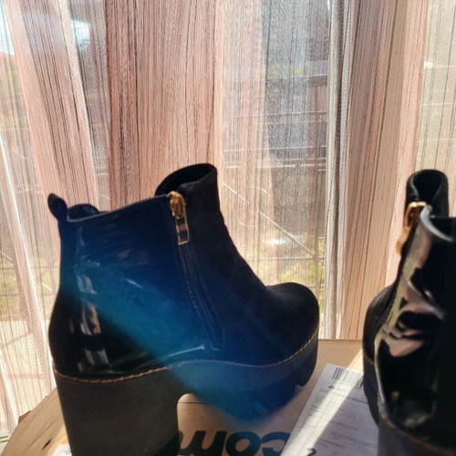 Beauty's Girl's black ankle boots like new, size 40
