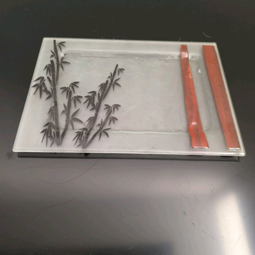 Glass serving tray like new