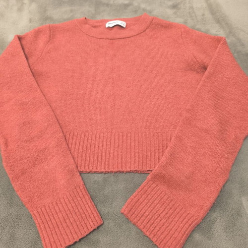Stradivarius fuchsia crop top sweater used, size S