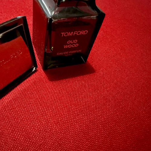 Tom Ford Oud Wood Eau de Parfum 30 ml like new