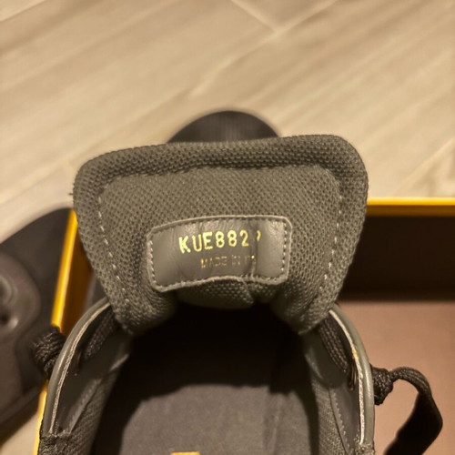 Car Shoe black shoes like new, size 43