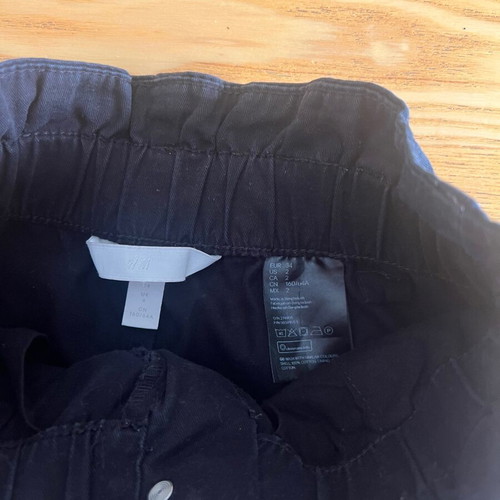 H&M black paperbag shorts XS used, 100% cotton