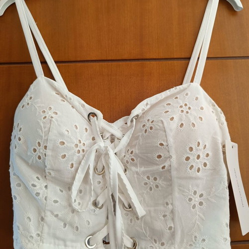 Summer top new white with guipure lace