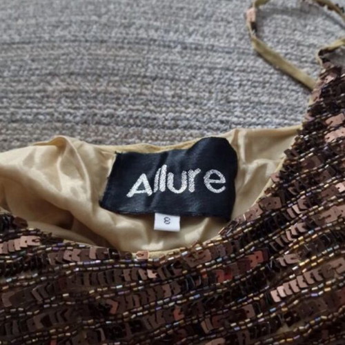 Allure dress new, gold color, size S