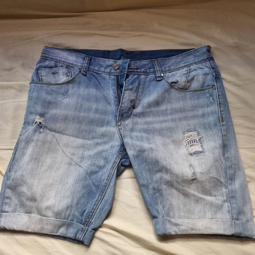 Men's Bermuda shorts size M like new