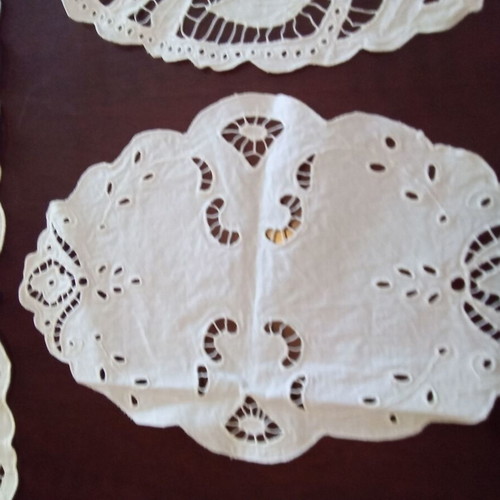 Handmade cutwork doilies set like new