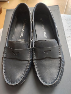 Marco Tozzi women's leather moccasins size 39 like new, navy blue