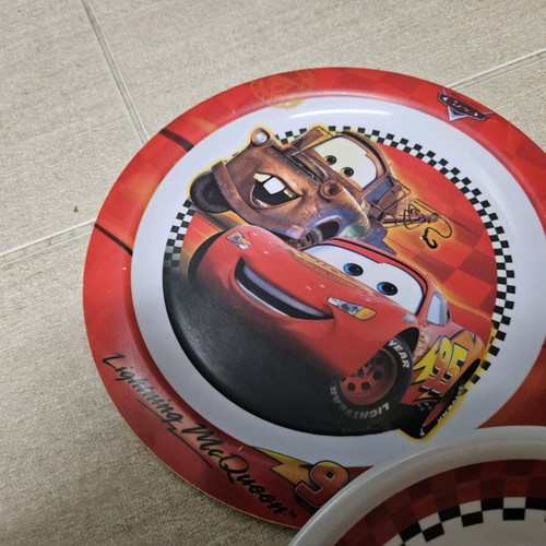 Plastic children's plates like new