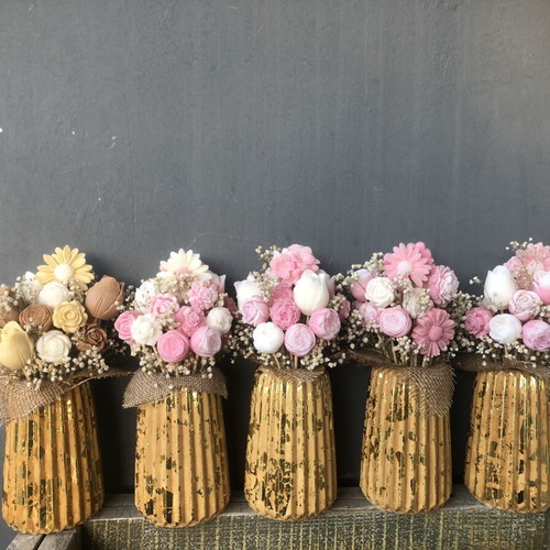 Flower bouquets in vase, personalized for every occasion