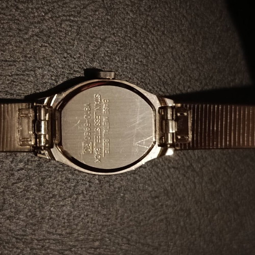 Lorus vintage women's quartz watch with embossed silver bracelet