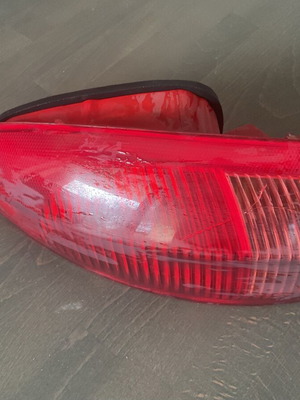 Задна лява светлина Alfa Romeo 147 употребявана със забележка