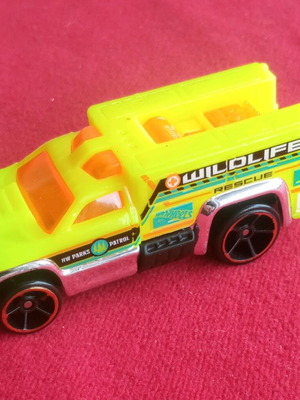 Hot Wheels Rescue Duty toy car like new