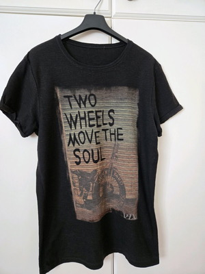 Unisex t-shirt used, cotton, size medium, black