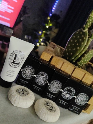 Diptyque Mega Perfume Set new, includes 5 Eau de Parfum, body cream, soaps