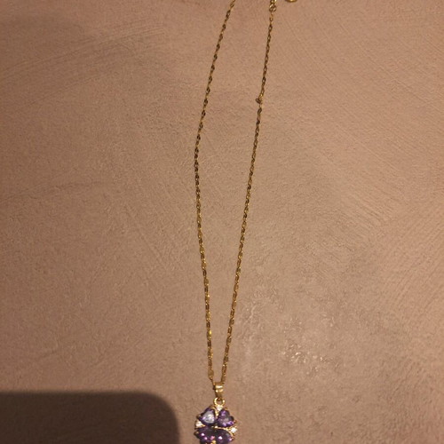 Necklace with purple stone new