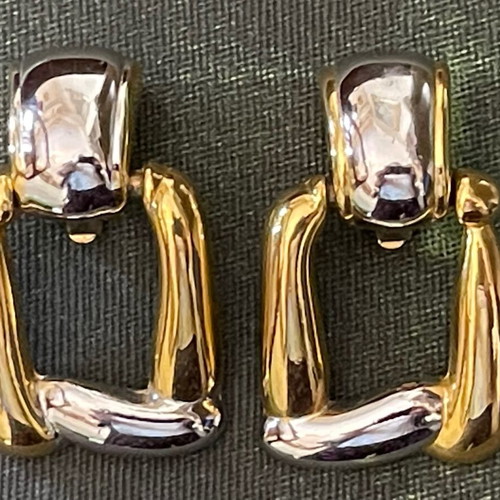 P.E.P. clip earrings collectible like new