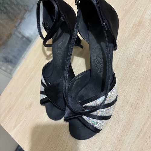 Latin women's shoes size 39 used