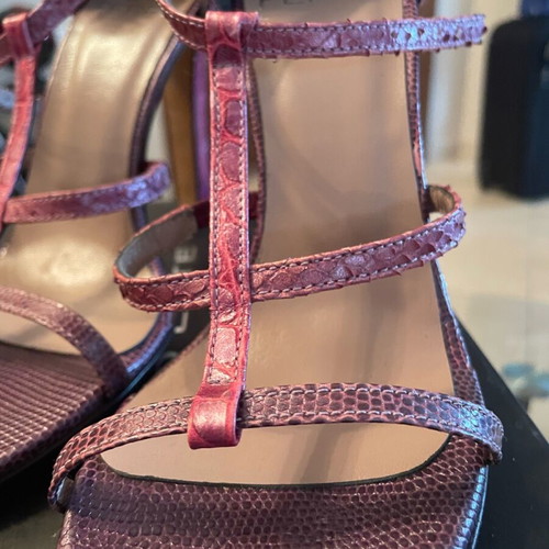 GF FERRE sandals like new, size 37, purple
