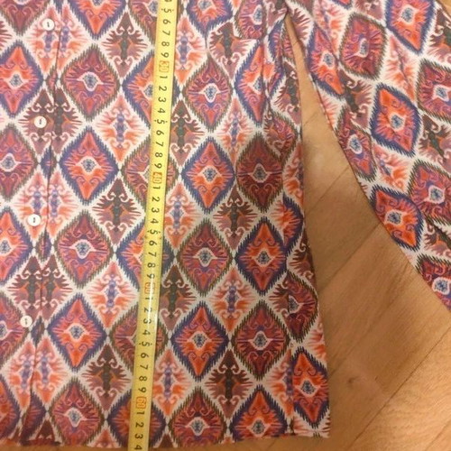 Geisha blouse size M like new, lightweight multicolor fabric