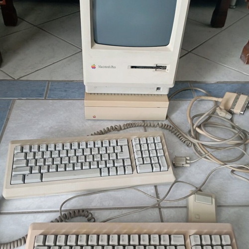 Vintage Apple Macintosh Original 1984 used collector's item