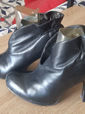 Nine West γυναικεία μποτάκια με ψηλό τακούνι σαν καινούργια, μαύρα, νούμερο 37