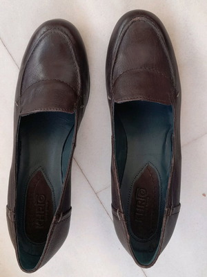 Khrio brown shoe size 39 like new, pump
