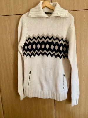 Springfield knitted sweater like new with collar and geometric pattern