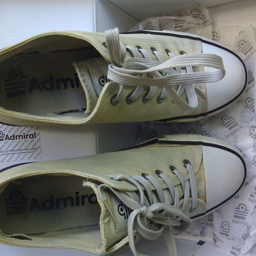 Two pairs of Admiral men's shoes used, size 43, green and yellow