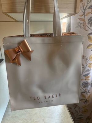 автентичен ted baker