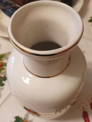 Porcelain vase like new