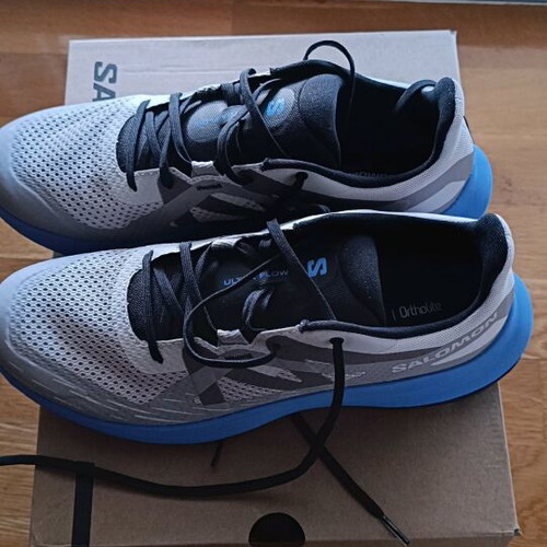 Salomon Ulta Flow sneakers like new, gray, size 44