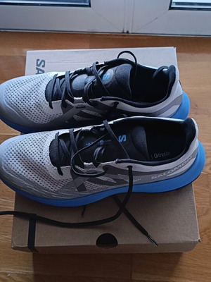 Salomon Ulta Flow sneakers like new, gray, size 44