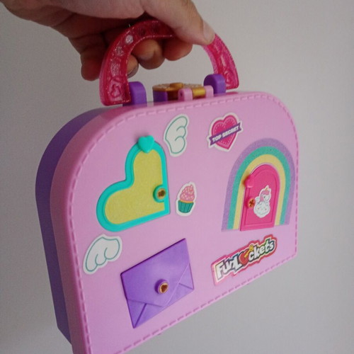 Funlockets secret suitcase used with accessories