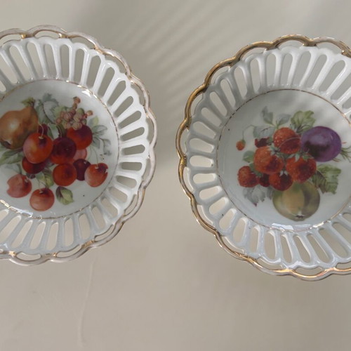 Antique porcelain bowls medium size, like new, set of 2