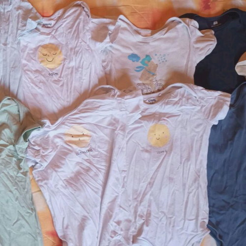 Set of 10 short-sleeve bodysuits for boys size 92, like new